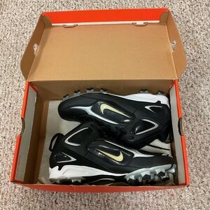 Nike Cleats NEVER WORN -Size 9.5